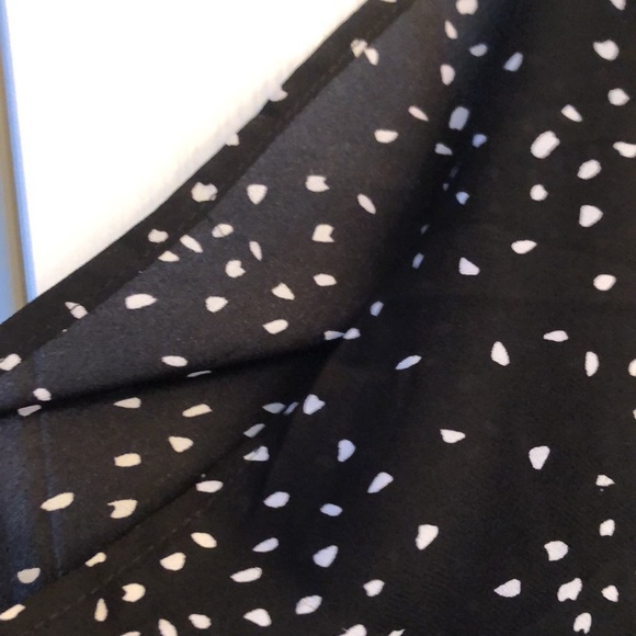 Black & White Flowy Top with Cold-shoulder - Picture 6 of 7